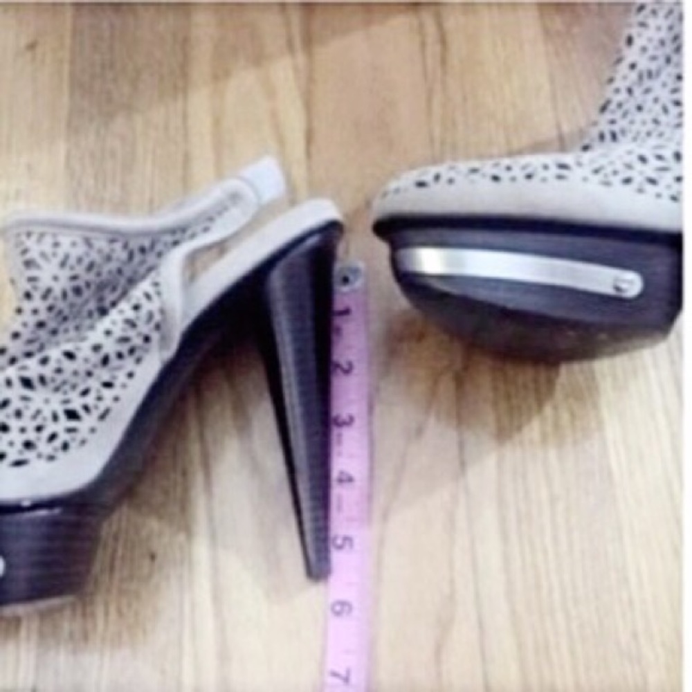 Elizabeth & James Maryl Cutout Slingback - Picture 7 of 7